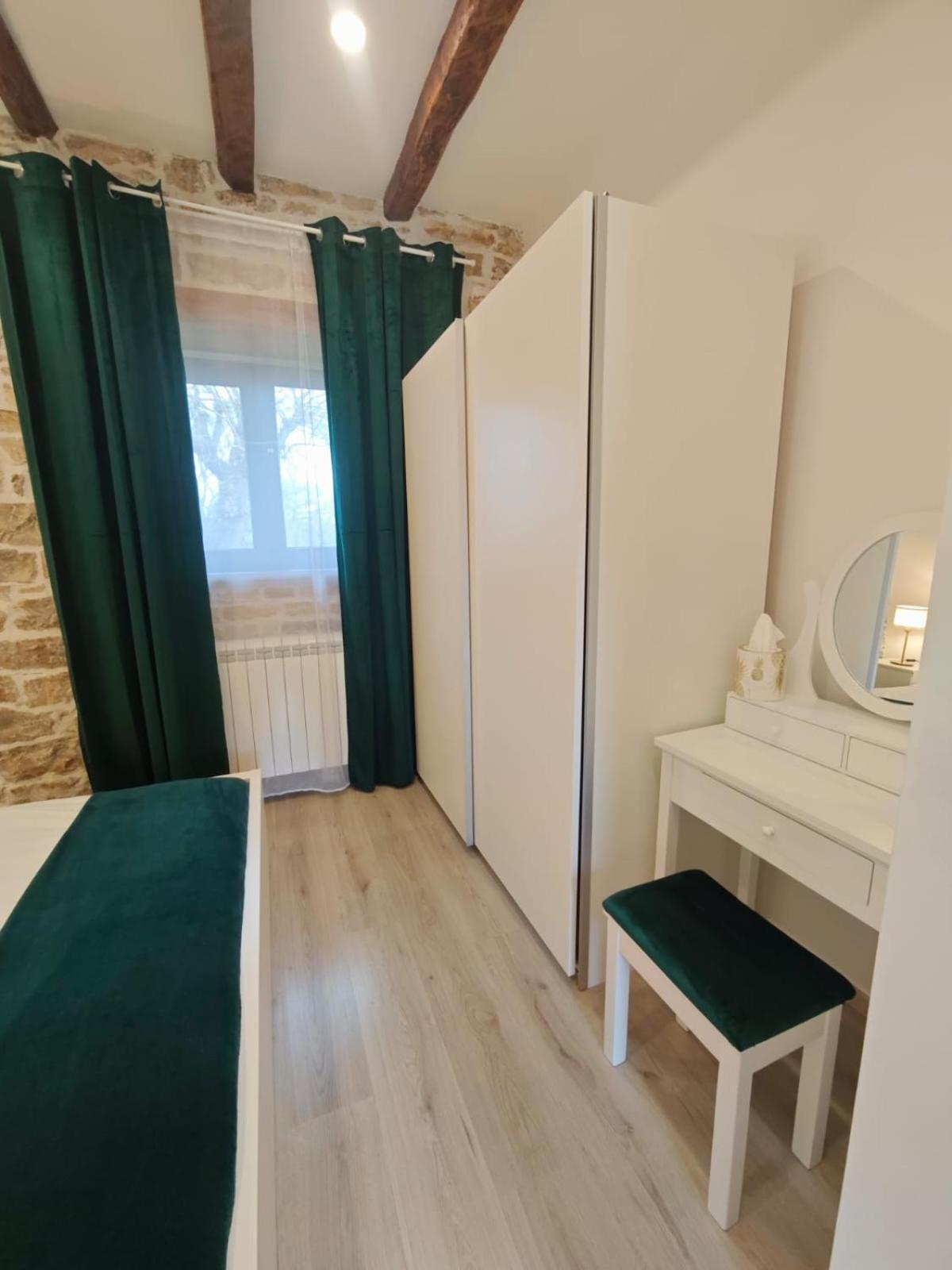 Apartment Antique Gold Rajki