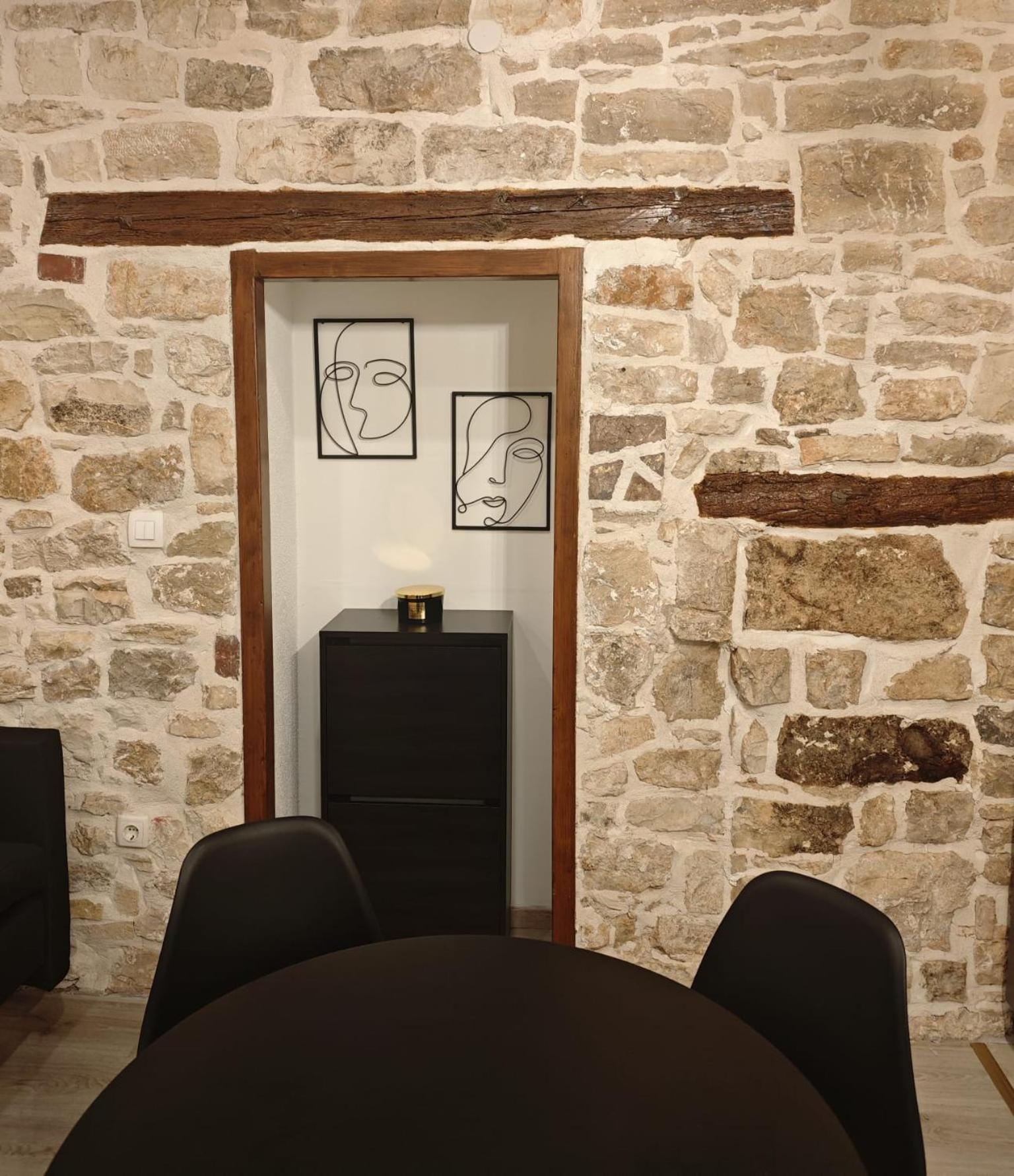 Antique Gold Apartment